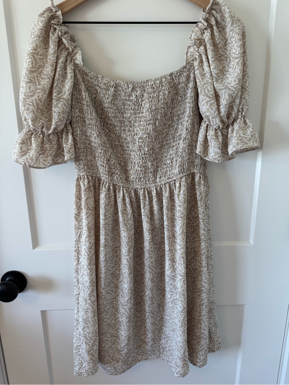 Beige Floral Smocked Puff Sleeve Sun Dress Size XL - Picture 3 of 3